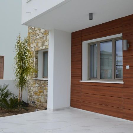 Palm Tree Villas Livádia Kültér fotó