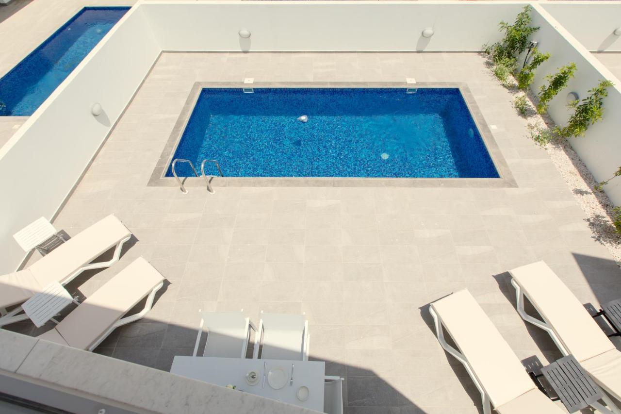Palm Tree Villas Livádia Kültér fotó