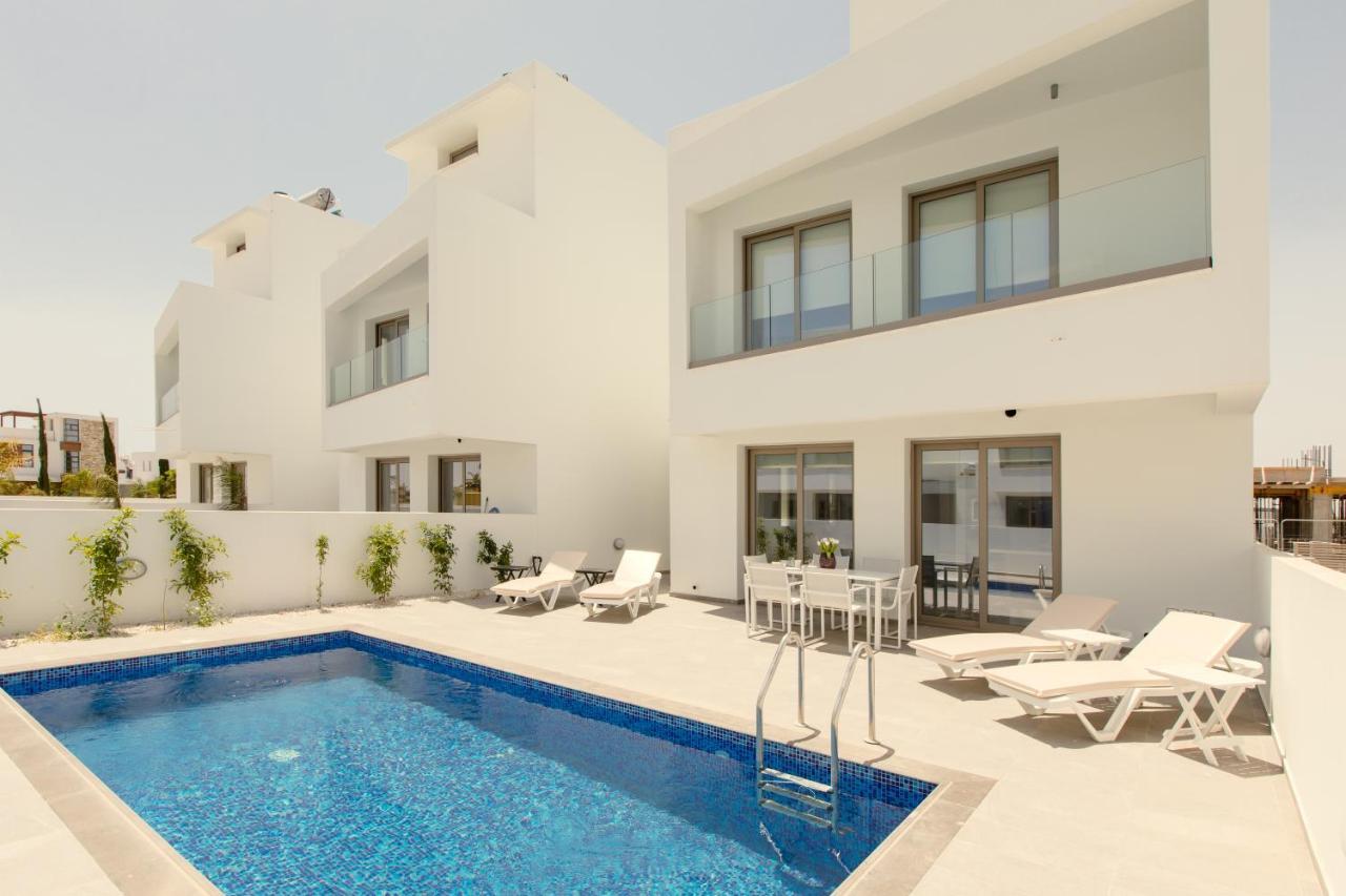 Palm Tree Villas Livádia Kültér fotó