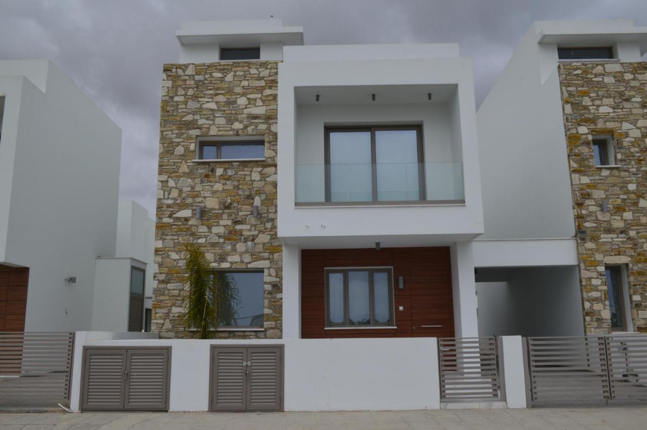Palm Tree Villas Livádia Kültér fotó