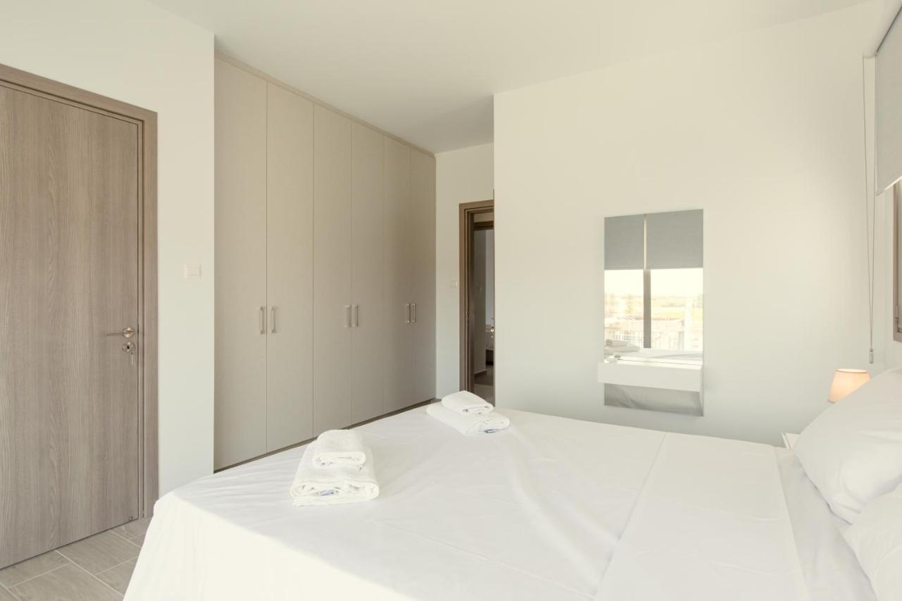 Palm Tree Villas Livádia Kültér fotó