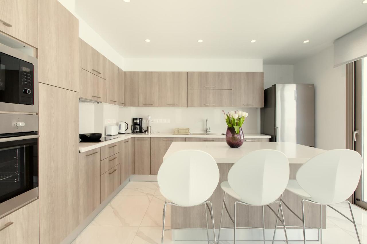Palm Tree Villas Livádia Kültér fotó