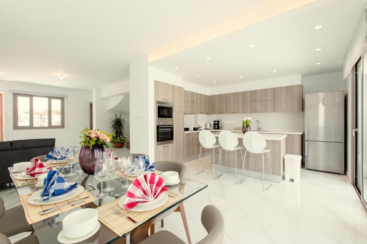 Palm Tree Villas Livádia Kültér fotó