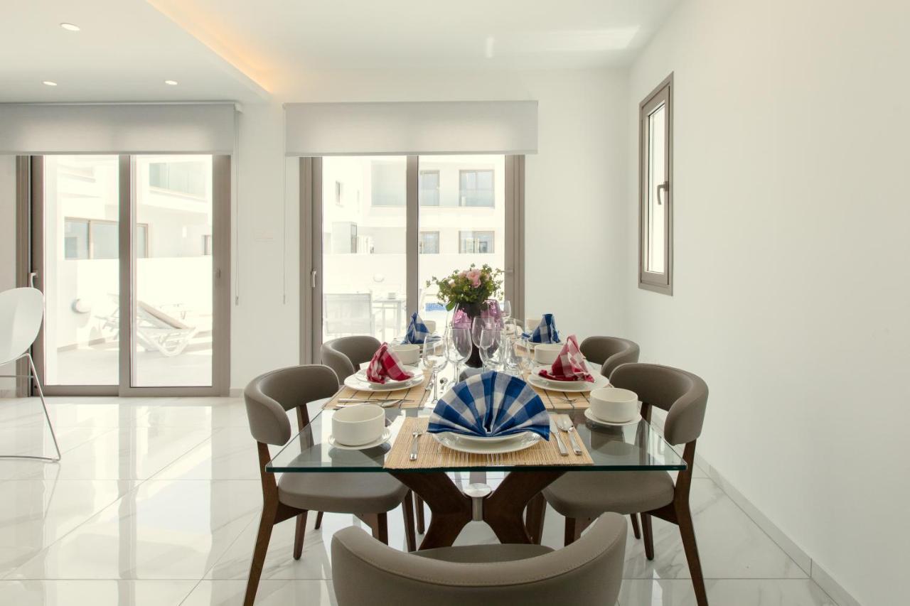 Palm Tree Villas Livádia Kültér fotó